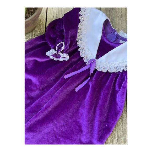 Vintage 80s 90s Royal Purple Velvet Romper Jumpsuit Lace Puritan Collar Trim - Picture 3 of 8